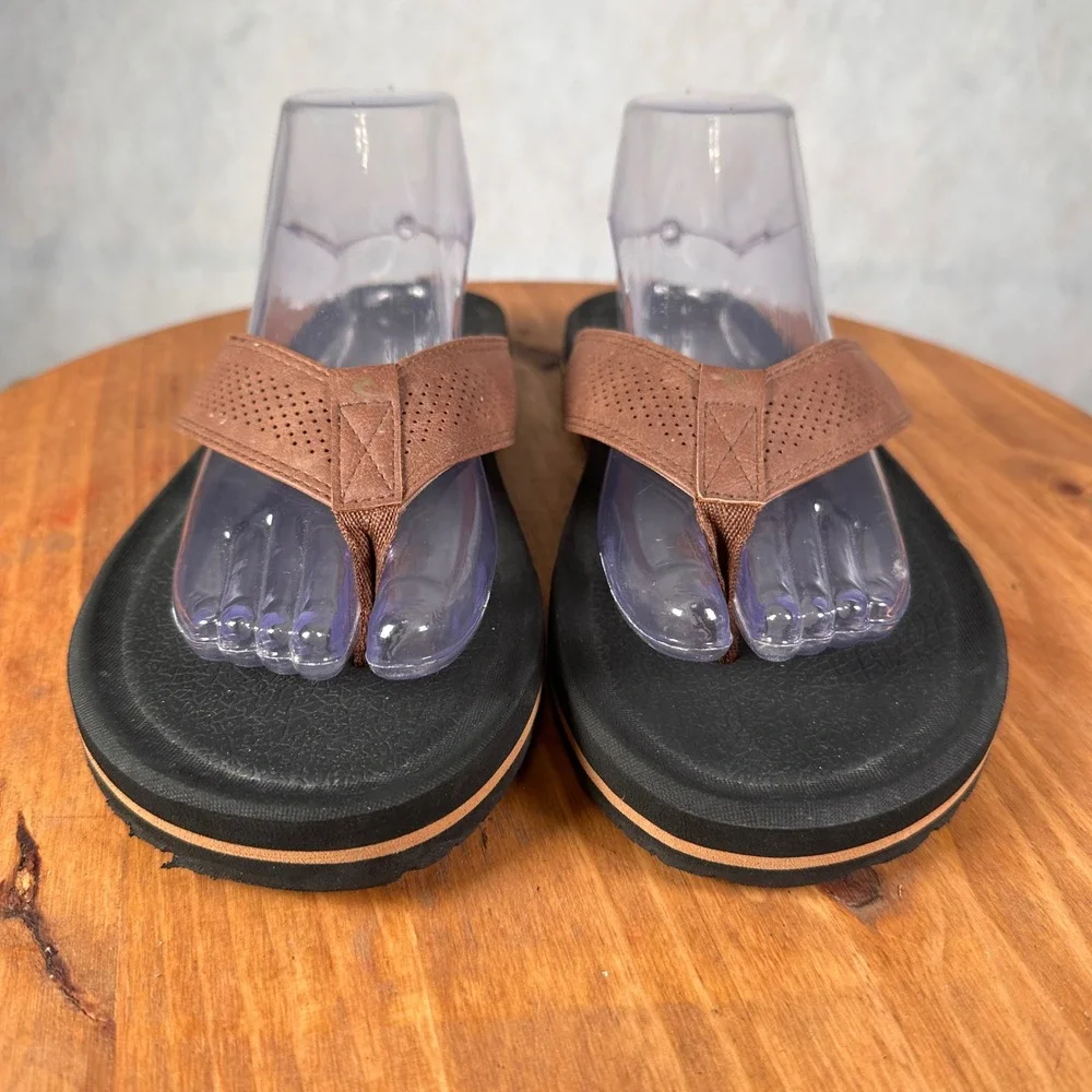 Rip Curl Flip Flop Sandals Mens 9.5 Brown Good Perforated Straps Thong Shoes